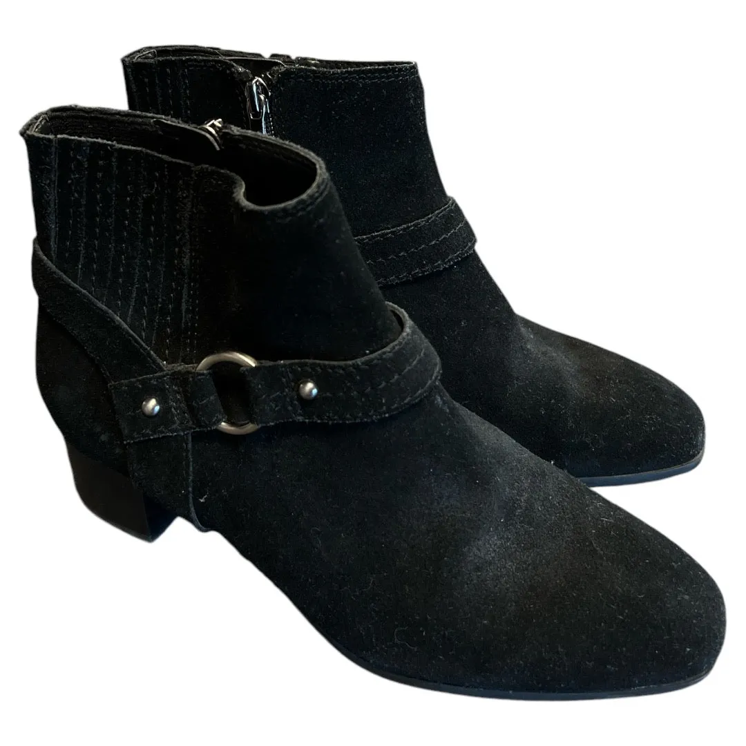 Boots Ankle Flats By Clothes Mentor In Black, Size: 7.5