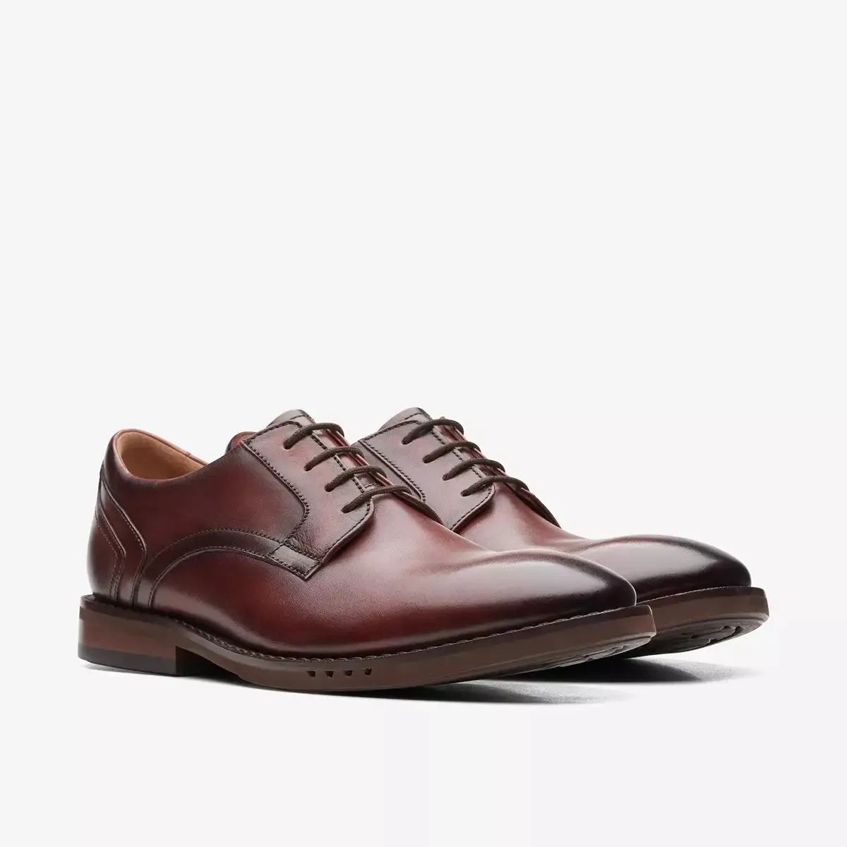Clarks Un Hugh Plain Toe Dress Shoe - Brown
