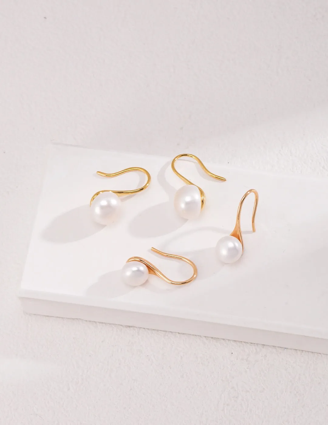 Classic High-heeled Pearl Dangle Earrings