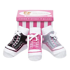 SNEAKER shoe-design socks. With faux shoelaces and anti-slip soles. 3 pairs. 0-12 months